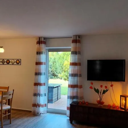 Feriehus 25 - Geschmackvolles Ferienhaus Mit Eckbadewanne & Kamin In Röbel