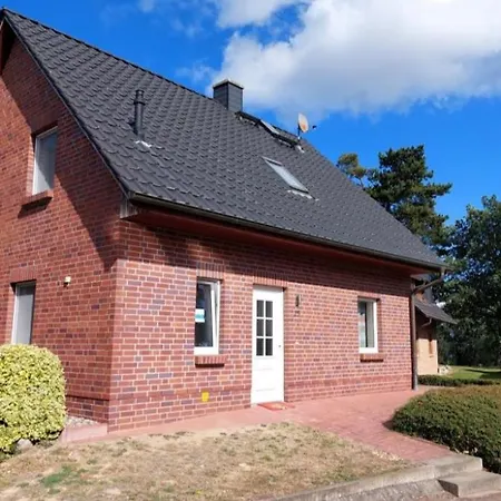 25 - Geschmackvolles Ferienhaus Mit Eckbadewanne & Kamin In